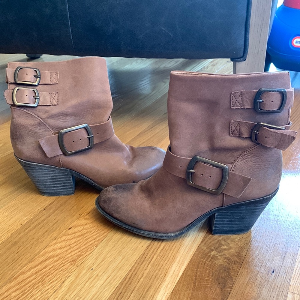 Lucky Brand booties size 7